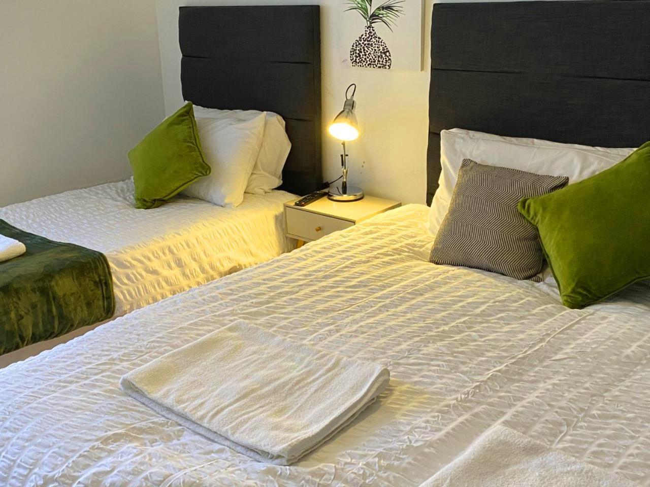 Walsall Group Accommodation מראה חיצוני תמונה