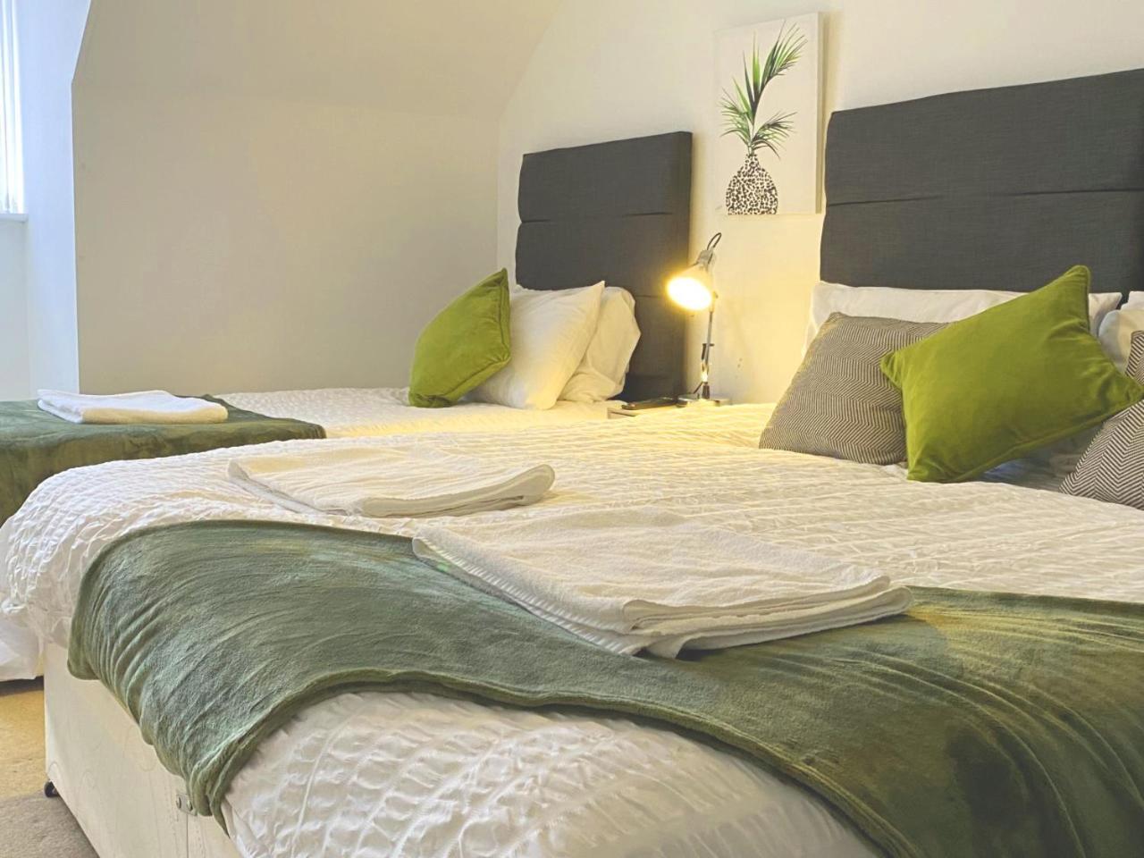 Walsall Group Accommodation מראה חיצוני תמונה